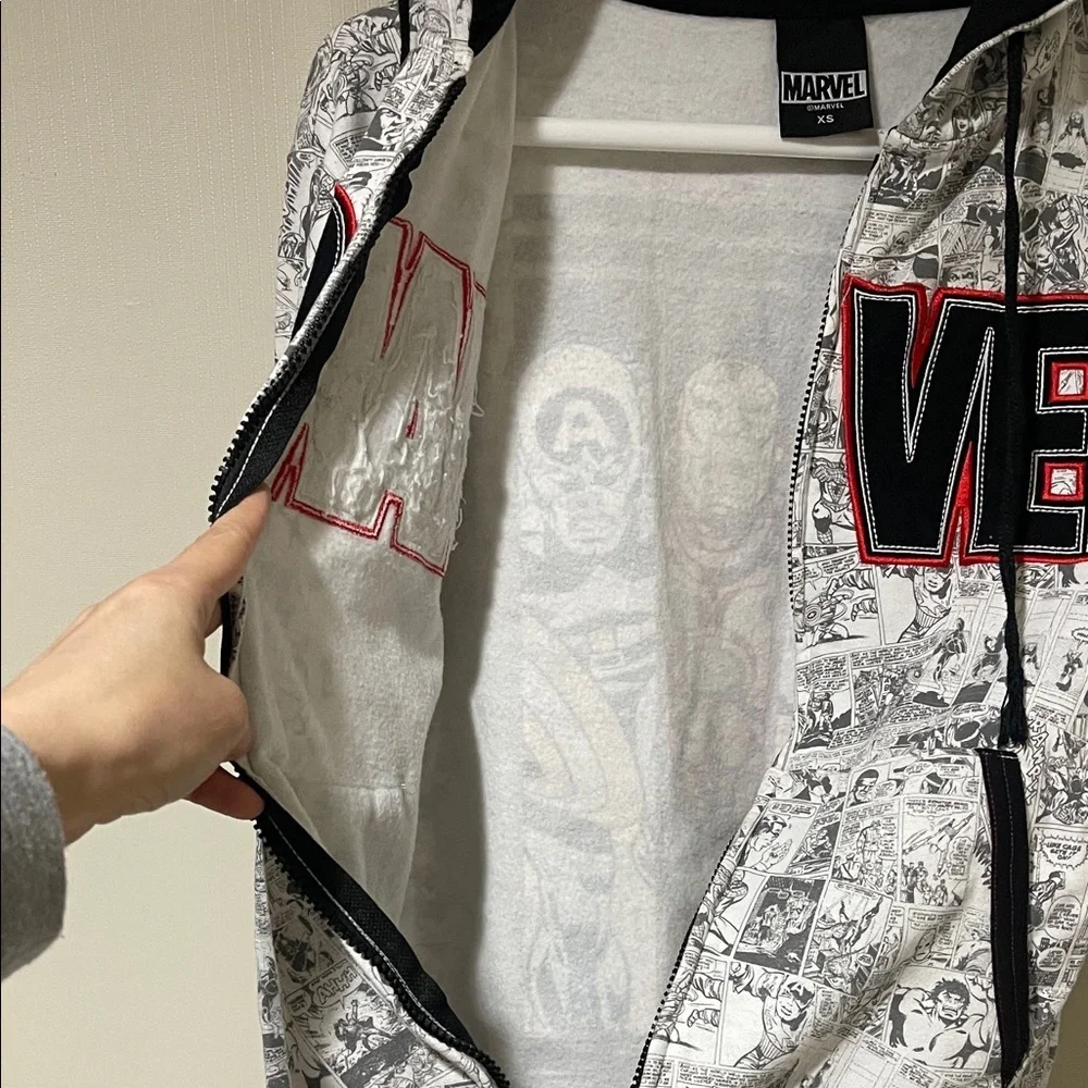 Marvel Kids Graphic Superhero Hoodie in Black and White Like New Condition SZ XS